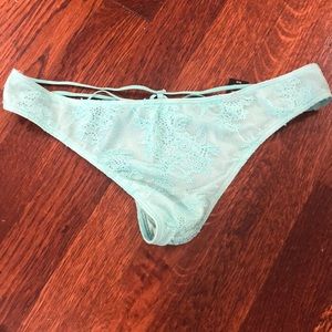 Victoria’s Secret - Medium V String Panty